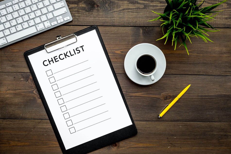 A blank relocation checklist before long-distance moving
